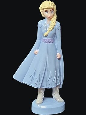 Disney Frozen 2 Princess Elsa Snow Queen PVC Figure / Cake Topper